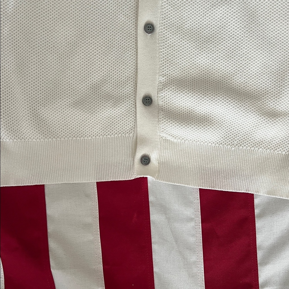 White Short Sleeve Button-Up Shirt - Picture 4 of 8